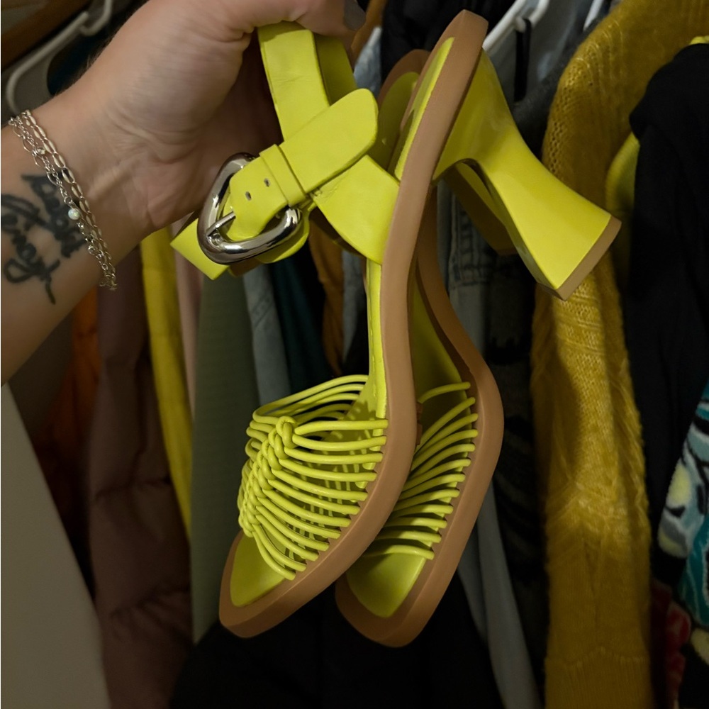 NWOT Yellow Strappy Heeled Sandals Aerosoles